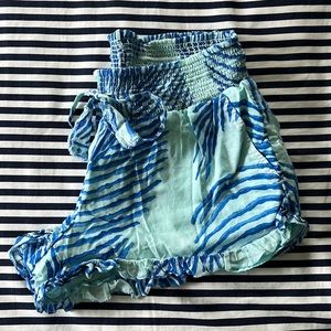Vineyard Vines tropical shorts!